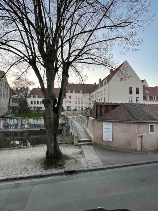 Appartement Bords De L'Eure Charmant Studio Chartres Exterior foto